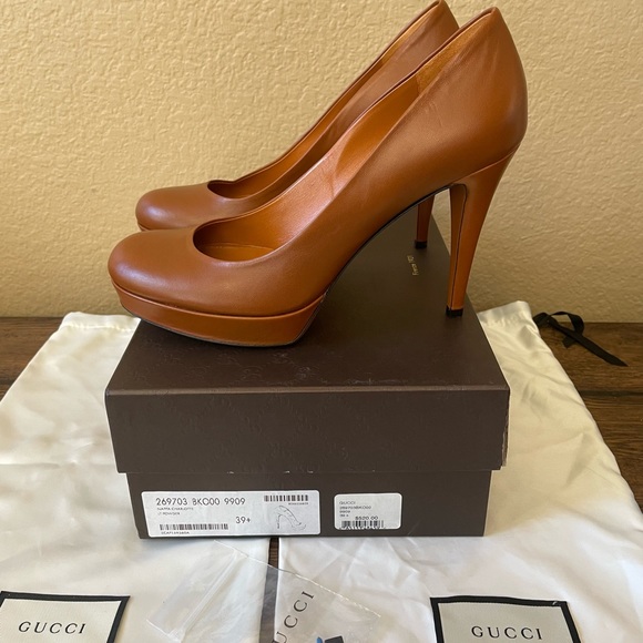 Gucci Shoes - Gucci Brown Leather Platform Pump (39.5)